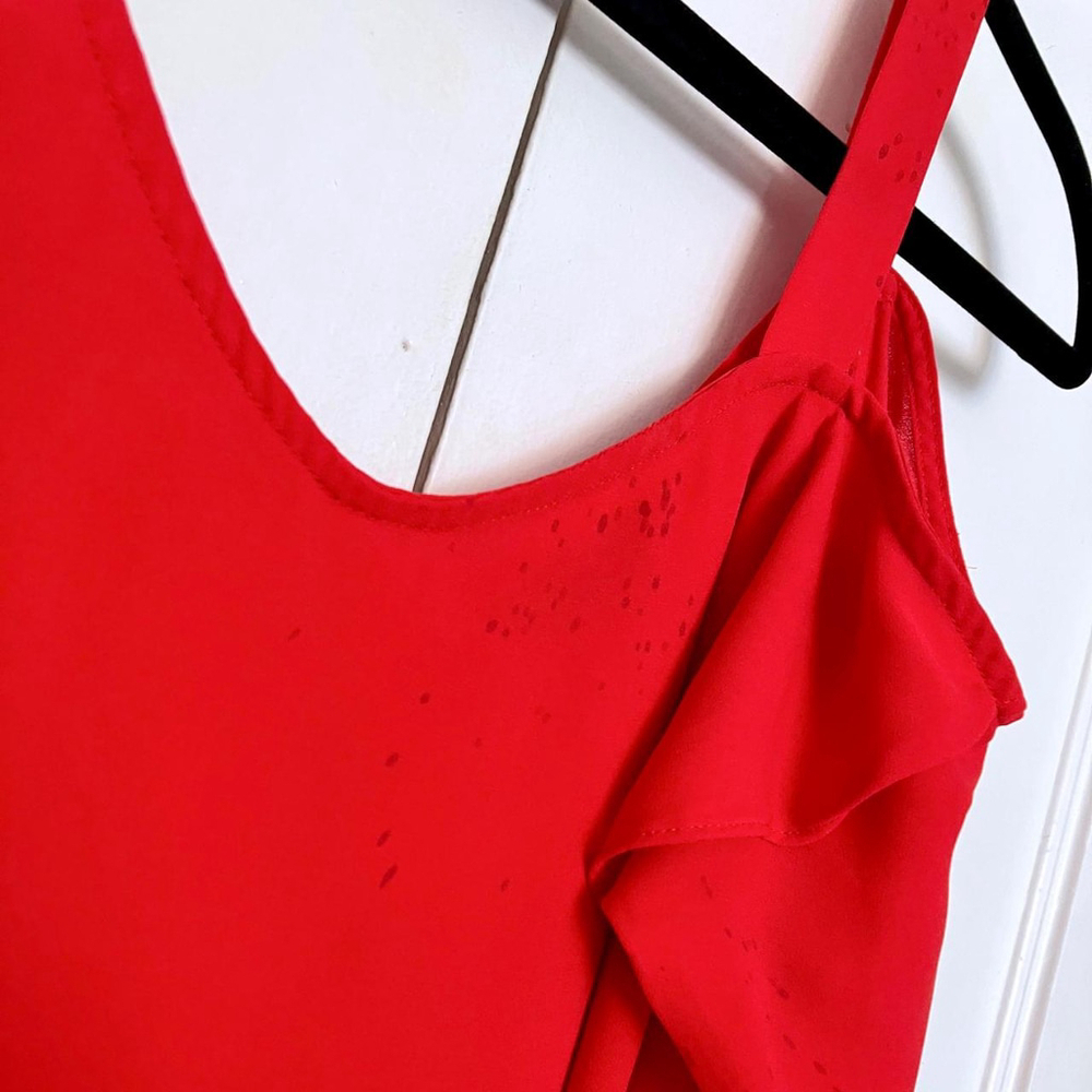❤️✨ VIBRANT NICHII RED COLD SHOULDER RUFFLE TOP (LARGE) ✨❤️ - Picture 4 of 6